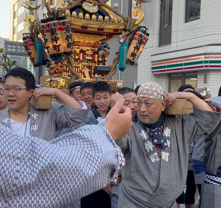 久々に神輿を担ぎました！