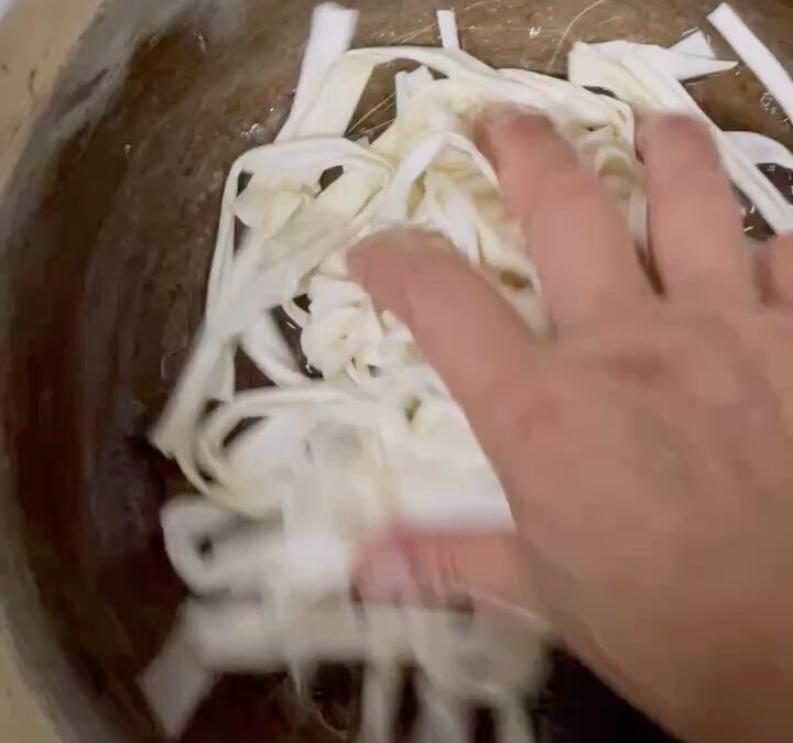 本日は仕込みの様子です！