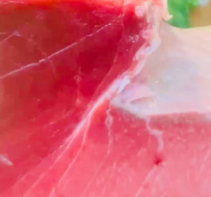 今年最後は大間産のマグロです